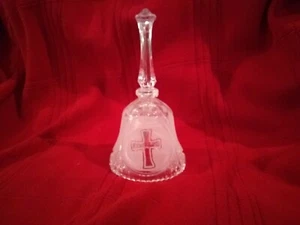Campana de cristal con 3 símbolos de cruz - 5"" de alto x 2 3/4"" de diámetro en la parte inferior - Imagen 1 de 4