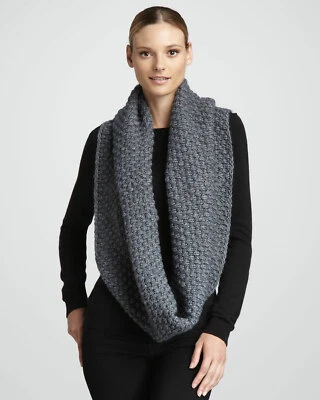 Bufanda Portolano $160 italiana gris texturizada punto círculo infinito Foto 1 de 4