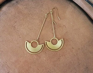 Art Deco Geometric Gold Brass Earrings Semicircle Dangle Drop pendulum modern - Imagen 1 de 5