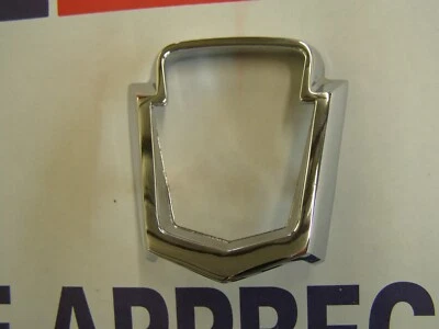 Nuevo de Lote Original Ford 1952 Adorno de maletero Bisel Borde Crestline Custom Mainline 1953 1954 Foto 1 de 4