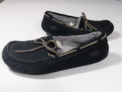 Zapatilla para mujer UGG estilo mocasín gamuza negra talla 8 interior exterior suelas de goma Foto 1 de 4