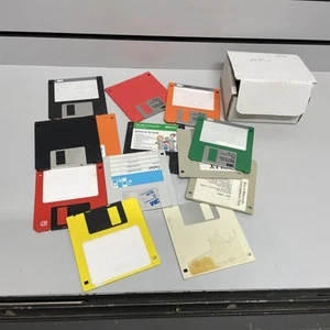 Lot of Vintage Various Floppy Disks 3.5" With Software. UNTESTED - Picture 1 of 5
