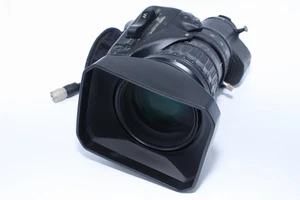 Lente zoom Fujinon A18X7.6BERM-MC 2/3 B4 con extensor 2x para videocámara 2/3 pulgadas - Imagen 1 de 18