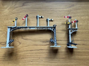 Vintage Cresent Toys OO Gauge Overhead Gantry & Signal Set Home & Distant in GC - Picture 1 of 5