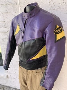 Vanson Herren Gr. 44 Leder Cafe Racer Geniune lila x schwarz x gelb Aufnäher - Bild 1 von 12