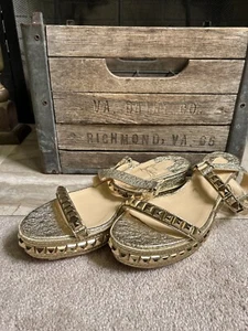 $999 CHRISTIAN LOUBOUTIN "Pyraclou" gold studded wedge sandals 41 11 - Picture 1 of 13