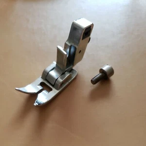 BROTHER JANOME KENMORE LOW SHANK ALL PURPOSE FOOT W/SCREW - Picture 1 of 2