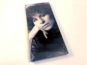 Barbra Streisand The Essential - RARE Longbox CD SEALED BRAND NEW - Foto 1 di 2