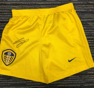 Leeds United Football Shorts Hand Signed By Chris Fairclough Nike Large L Boys - Picture 1 of 2