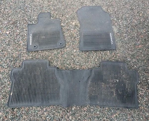 Juego de alfombrillas de goma delanteras traseras OEM para todo tipo de clima Toyota Tundra Crewmax 2014-2018 - Imagen 1 de 9