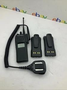 Motorola XTS1500 portable radio, model H66SDD9PW5BN—a UHF R2 band +Mic & 2 Batte - Photo 1/10