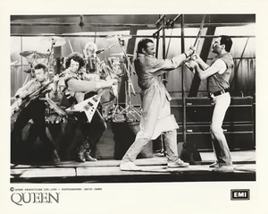QUEEN / HIGHLANDER MUSIC VIDEO PRESS PHOTOGRAPH FREDDIE MERCURY EMI 1986 - Picture 1 of 1