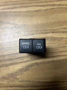 LOT OF 42 Toyota 85532-08040 Genuine USB Dual Charger Port - Picture 1 of 7