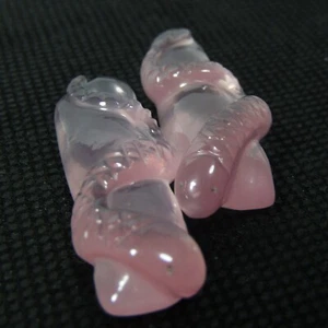 Elegante par de piedras preciosas sueltas de cuarzo rosa natural tallado en serpiente 52,10 quilates - Imagen 1 de 2