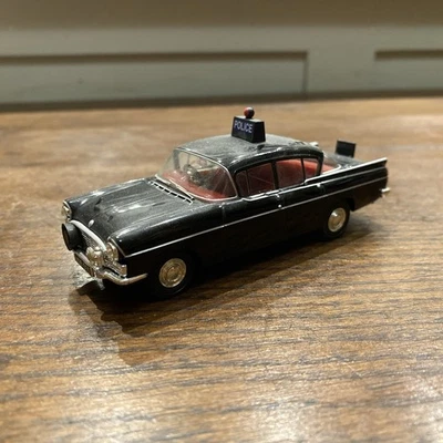 Lledo Vanguards 1:43 Scale Vauxhall Crests/Velox PA Stockport Police #1053 - Image 1 of 4