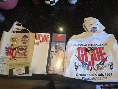 RARE HASBRO 1997  G.I. JOE OFFICERS CLUB CONVENTION PACKAGE limited to 400 Mint - Image 1 of 4