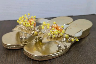 复古 20 世纪 60 年代金色串珠凉鞋女式 6-6.5 一脚蹬楔形 Mod 乙烯基穆勒鞋 复古 — 第 1/4 张图片