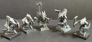 Warhammer AoS Sauruskrieger, Starpriest, Saurus Oldblood Undercoated - Bild 1 von 3