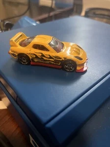 2002 Hot Wheels 24/Seven Yellow HW 1:64 Loose Toy Car Diecast - Picture 1 of 6