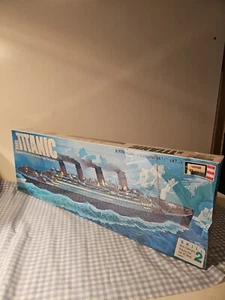 REVELL RMS TITANIC Model Kit FACTORY SEALED  1/570 Scale Length of 18.5 inches - Picture 1 of 7