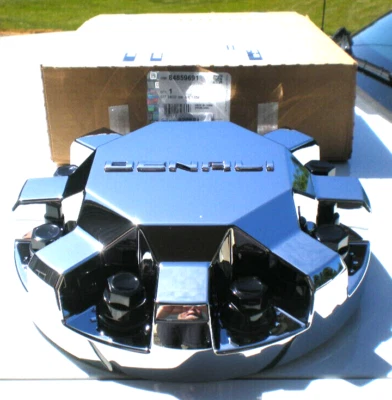 New 24-25 GMC Sierra Denali 3500 Dually Chrome Front OEM Center Cap P/N 84859693 - Image 1 of 4