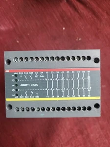 ABB SAFETY RELAY 2TLA010025R0000 - Bild 1 von 4