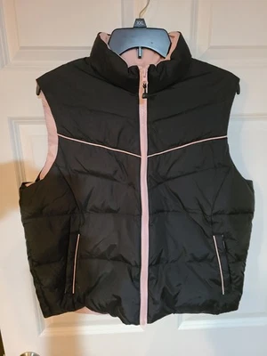 女式大码North Crest Puffer背心 — 第 1/3 张图片