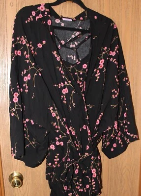 Amoureuse - 长袍和身体套装 Lingere - 黑色带粉红色花卉 - 女式 34/36 — 第 1/4 张图片