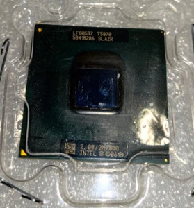 Processeur Intel Core 2 Duo T5870 SLAZR 2,0Ghz Socket 478 . - Photo 1/1