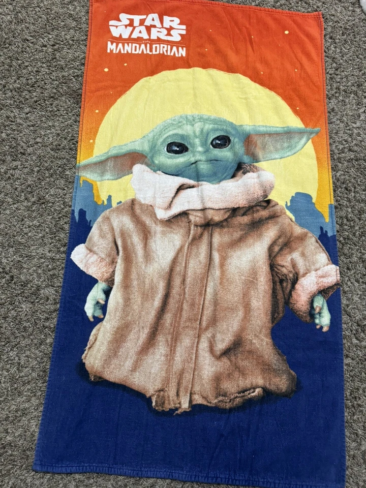 "Toalla de playa Star Wars Mandalorian 27"" x 50"" RARA Foto 1 de 3