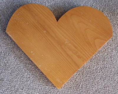 CHUNKY PINE WOODEN SOLID WOOD FLOATING CORNER SHELF. 23cm wide x 23cm deep - Image 1 of 3