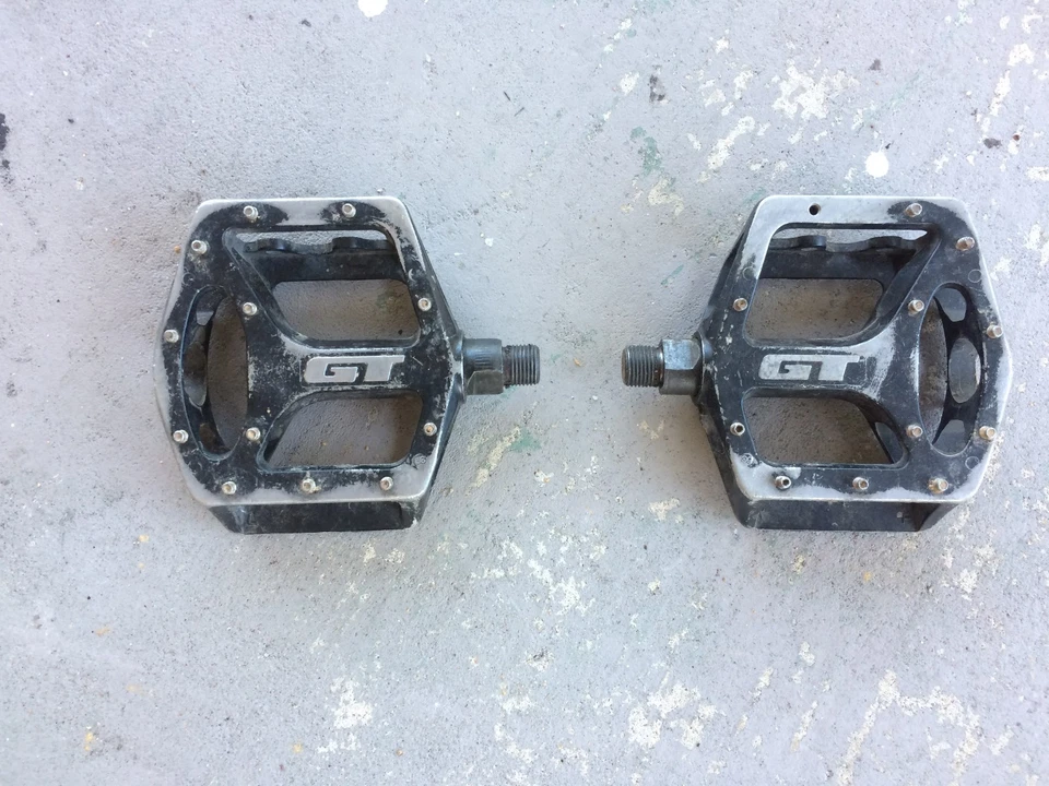 GT 1/2” Bmx MTB Pedales Pedal Set Mid School Buen Estado GT Bikes Logo DH BMX Foto 1 de 4