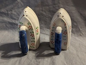 Miniature Flat Iron Salt & Pepper Shaker Set, 3 1/8" Tall, Unbranded- PRE-OWNED - Picture 1 of 9