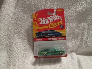 1967 Dodge Charger 2004 Hot Wheel Classics grün verchromt Serie1 #5 von 25 - Bild 1 von 4