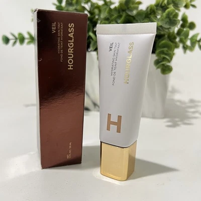 Véu de ampulheta tonalidade hidratante para a pele - 9 - 1,1 fl. oz/35 ml - Imagem 1 de 3