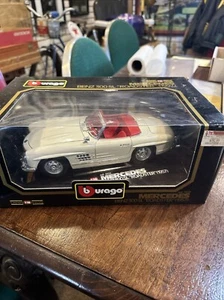Burago (1957) Mercedes-Benz 300SL "Roadster" 1:18 Diecast Boxed - Picture 1 of 6