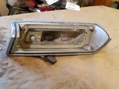 Estación de carcasa de luz trasera derecha para pasajero Wgn se adapta a 68-69 BUICK SPECIAL  Foto 1 de 4