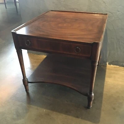 Mesita de noche de diseño John Widdicomb mesa de centro Foto 1 de 2