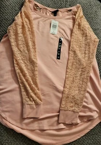 Torrid Womans Sweatshirt Size 00 - Picture 1 of 5