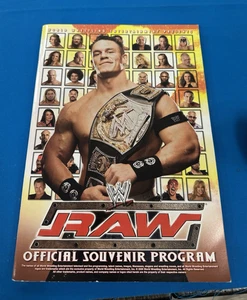 WWE Souvenir Program 2005 RAW vs. Smackdown Tour Book WWF - Bild 1 von 5