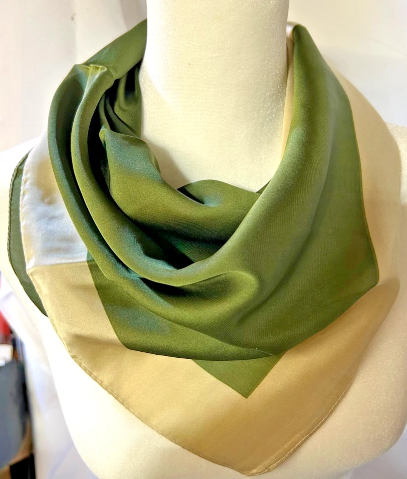 Bonito 26 pulgadas Patrón geométrico mediano cuadrado, crema y verde 100 % poliéster Foto 1 de 4