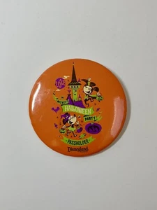 Disneyland Mickeys Halloween Party Button Vampire Mickey Witch Minnie Pin 2018 - Picture 1 of 3