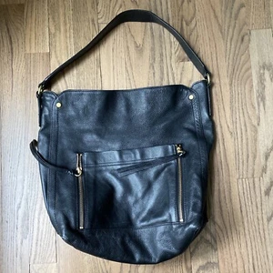 Cole Haan Umhängetasche Handtasche schwarz Leder goldene Details - Bild 1 von 8