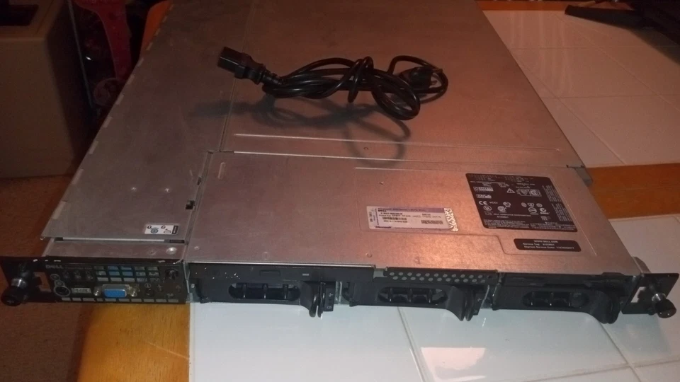 Servidor Dell PowerEdge 1750 (pe1750/2306) 2,8 GHz, 72 GB, 3 GB de RAM SIN SISTEMA OPERATIVO - Leer v Foto 1 de 4