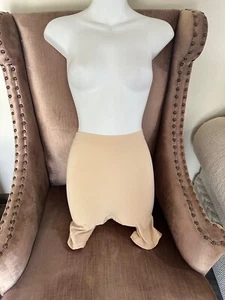 SKIMS Seamless Sculpt Mid Thigh Shorts SAND (S) NWOT (121) (118) - Picture 1 of 2