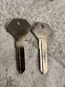 Set of 2 Suzuki Sidekick Suz17 Pair Uncut Key Blanks Swift X90 XL-7 1989-2002 - Foto 1 di 2