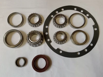 Land Rover Defender / Discovery 1 & RRC 10 Spline Diff Bearing & Seal Kit - Image 1 of 4