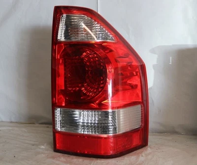 2003 - 2006 三菱 MONTERO RIGHT PASSENGER 侧尾灯 原始设备制造商 R#4368 — 第 1/4 张图片