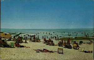 Postal de Nueva Orleans, LA Bathing at Skaket Beach Cape Cod 1976 Louisiana - Imagen 1 de 2