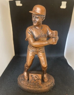 Boston Red Sox Wade Boggs Pawtucket Medias Rojas Salón Fama Estatua de Bronce Sin Murciélago/Caja Foto 1 de 4